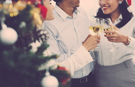 3 Unconventional Ways to Break the Ice at Holiday Networking Events